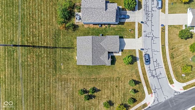 5785 White Pine Road, Whitestown, IN 46075