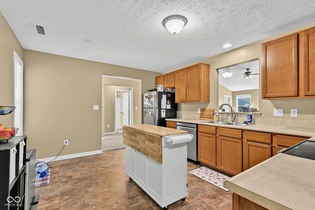 5785 White Pine Road, Whitestown, IN 46075
