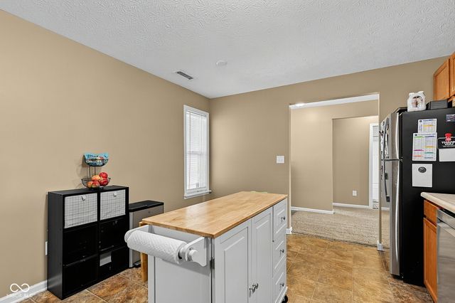 5785 White Pine Road, Whitestown, IN 46075