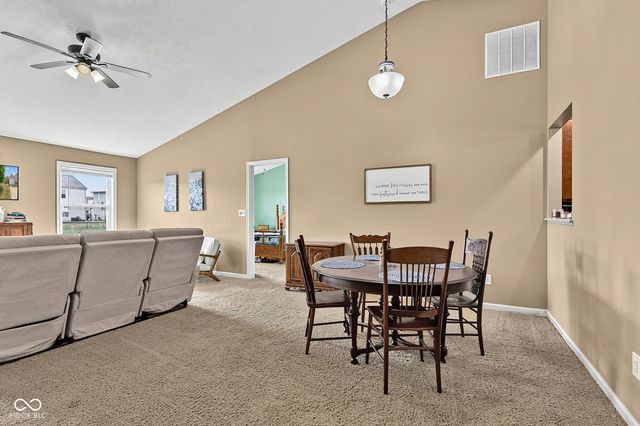 5785 White Pine Road, Whitestown, IN 46075