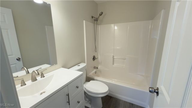 6728 Bayside Drive, Madison, OH 44057