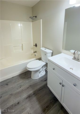 6728 Bayside Drive, Madison, OH 44057