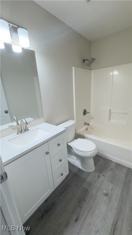 6728 Bayside Drive, Madison, OH 44057