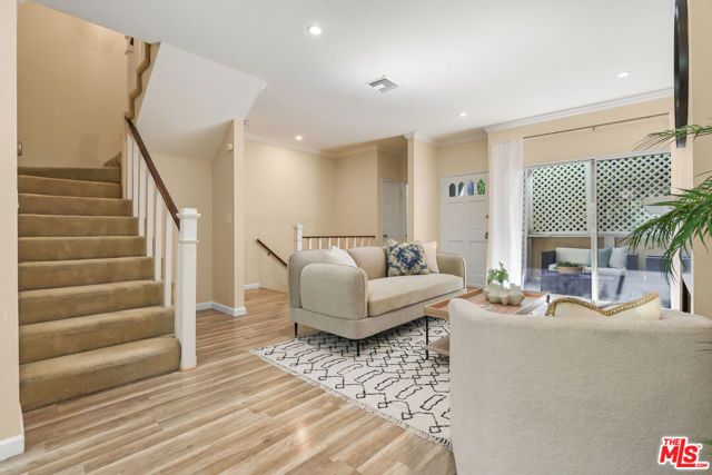 478 S Madison Avenue 2, Pasadena, CA 91101