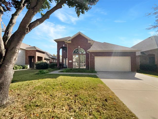 9722 Links Fairway Drive, Rowlett, TX 75089