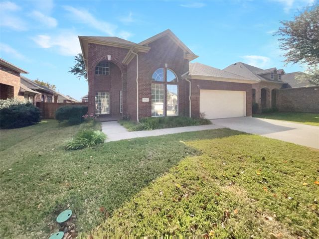 9722 Links Fairway Drive, Rowlett, TX 75089