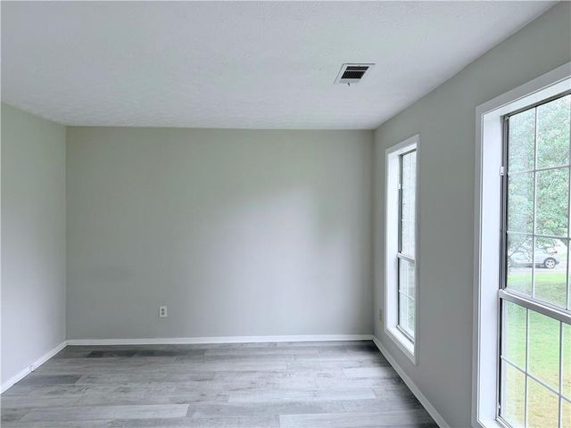 2535 Selman Dr, Duluth, GA 30096
