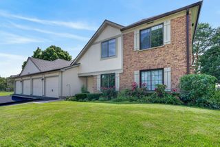 1936 N Hidden Creek Circle 4, Palatine, IL 60074