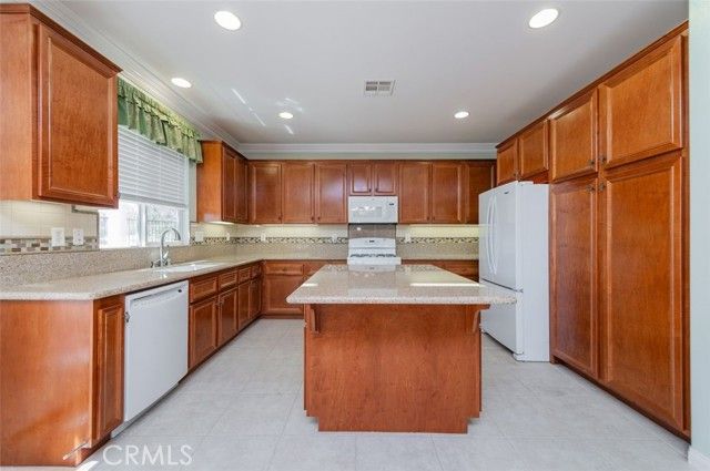 565 Pooley, Hemet, CA 92545