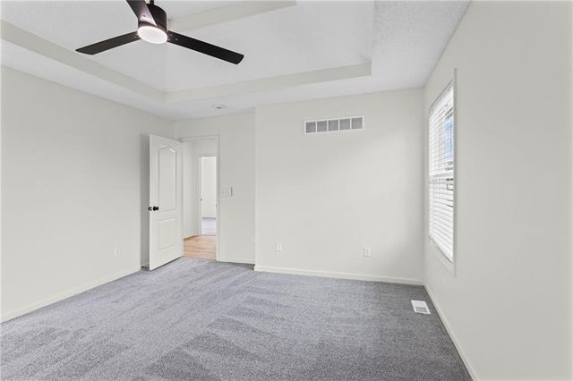 1106 Creekside Court, Raymore, MO 64083