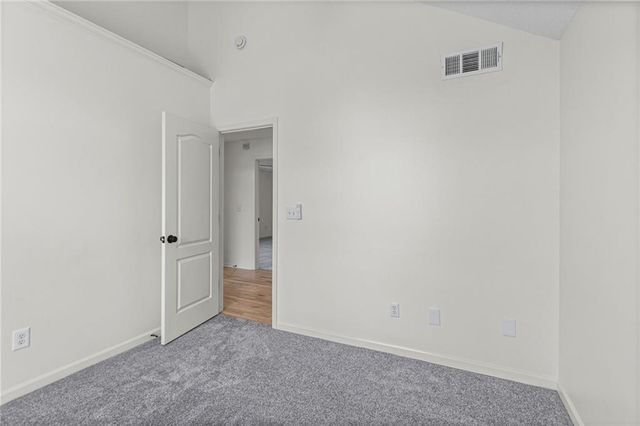 1106 Creekside Court, Raymore, MO 64083