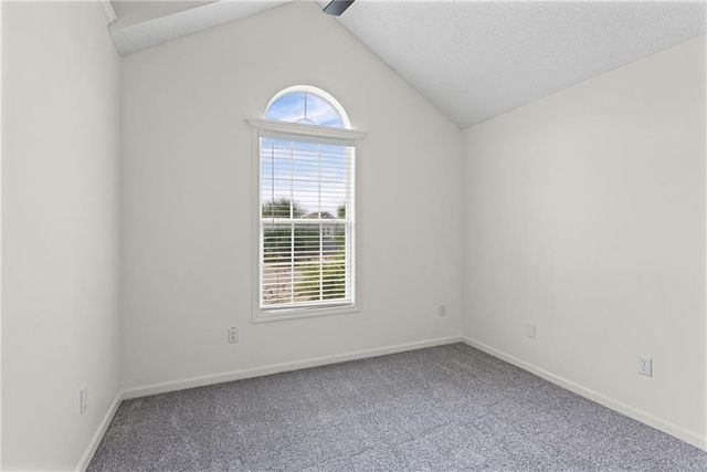 1106 Creekside Court, Raymore, MO 64083