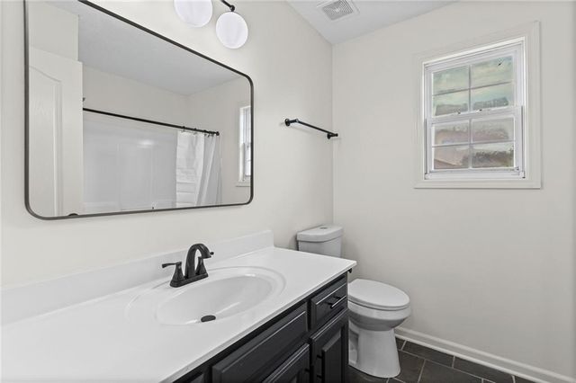 1106 Creekside Court, Raymore, MO 64083