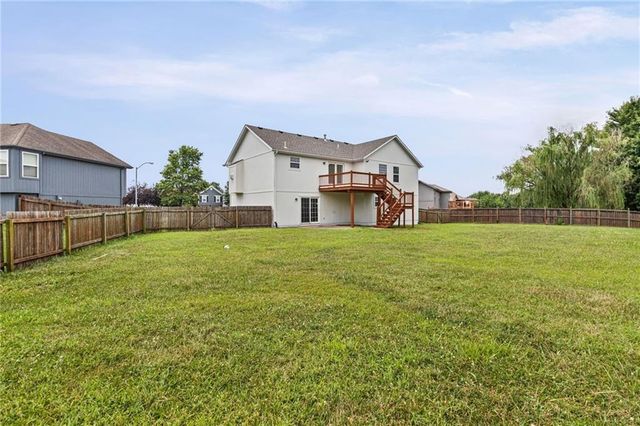 1106 Creekside Court, Raymore, MO 64083
