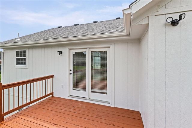 1106 Creekside Court, Raymore, MO 64083