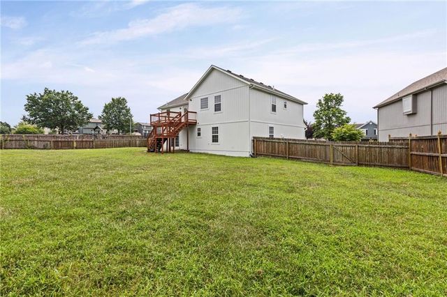 1106 Creekside Court, Raymore, MO 64083