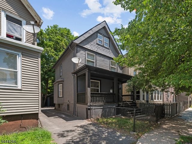 12 Clifford St, East Orange City, NJ 07018
