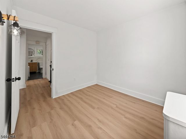 12 Clifford St, East Orange City, NJ 07018
