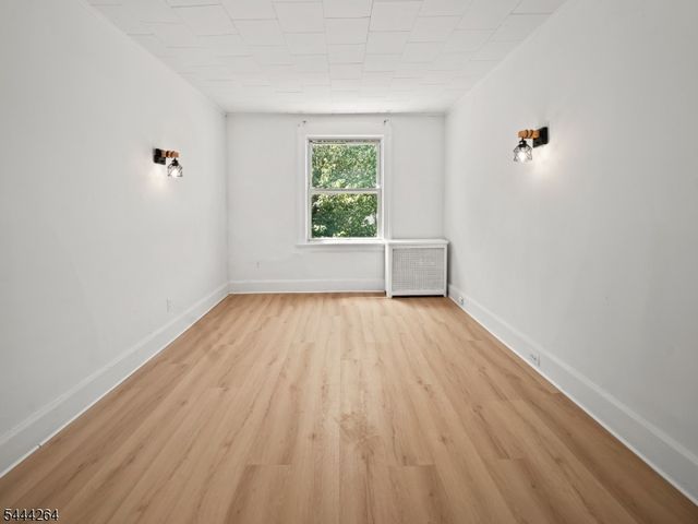 12 Clifford St, East Orange City, NJ 07018