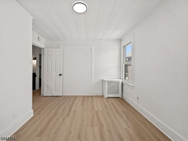12 Clifford St, East Orange City, NJ 07018