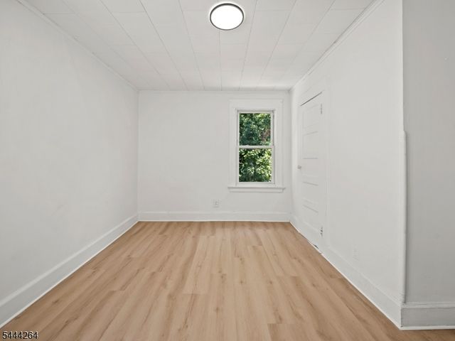 12 Clifford St, East Orange City, NJ 07018