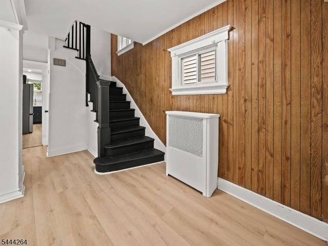 12 Clifford St, East Orange City, NJ 07018