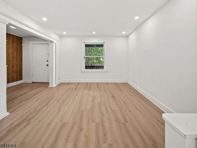 12 Clifford St, East Orange City, NJ 07018
