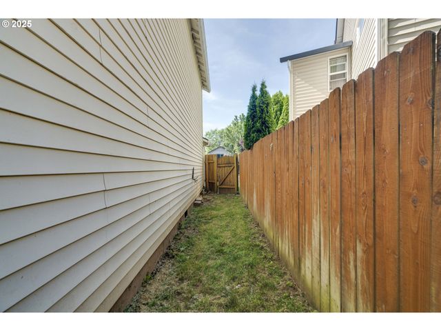 1816 Sw 6TH St, Battle Ground, WA 98604