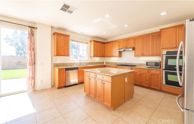 13937 Avenly Glen Way, Eastvale, CA 92880