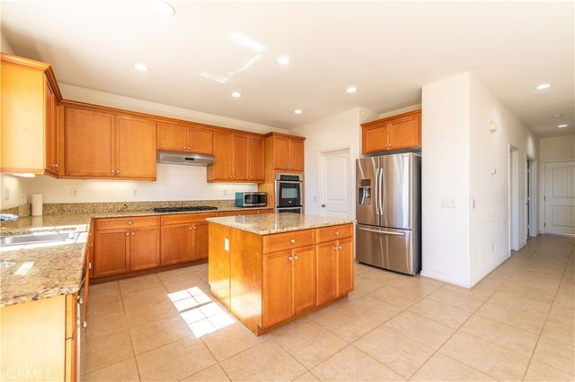 13937 Avenly Glen Way, Eastvale, CA 92880