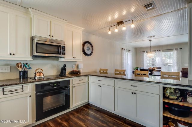 144 Sycamore Drive, Pass Christian, MS 39571