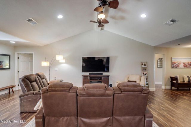 144 Sycamore Drive, Pass Christian, MS 39571