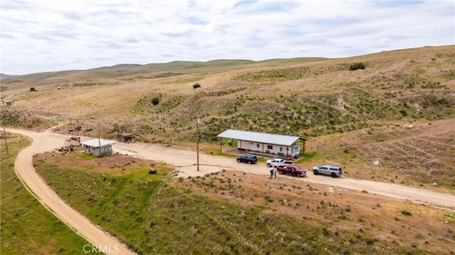 8050 Bitterwater Road, Shandon, CA 93461