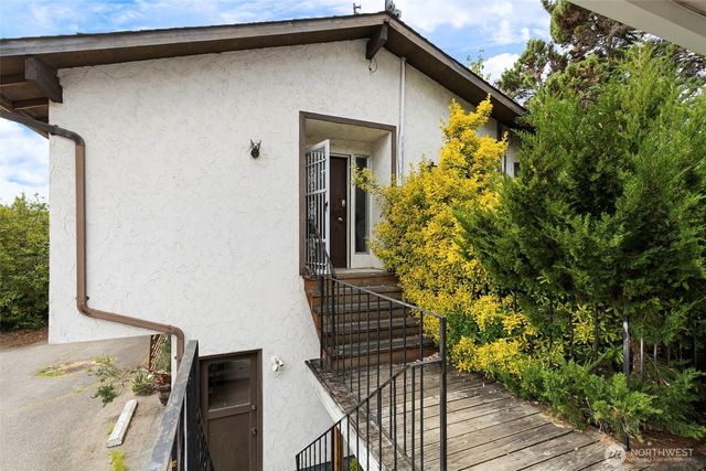 2321 Wheaton Wy, Bremerton, WA 98310