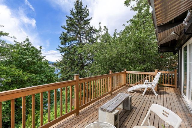 2321 Wheaton Wy, Bremerton, WA 98310