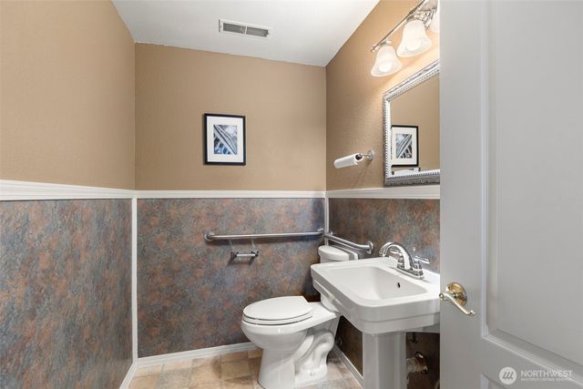 2321 Wheaton Wy, Bremerton, WA 98310
