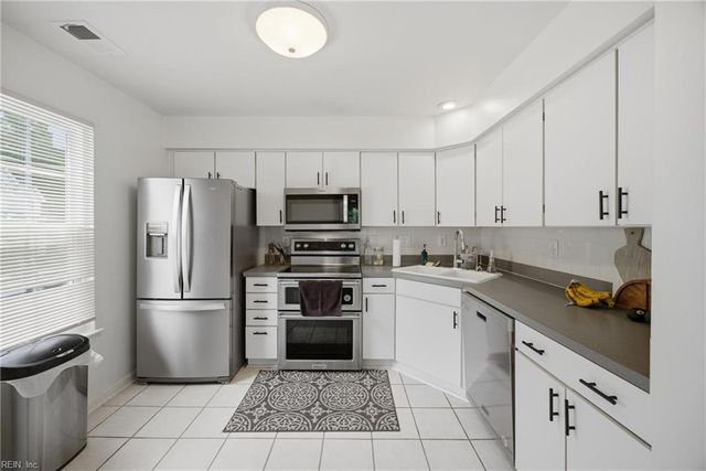 720 Inlet Quay Apt F, Chesapeake, VA 23320