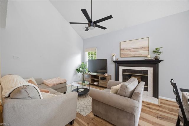 720 Inlet Quay Apt F, Chesapeake, VA 23320