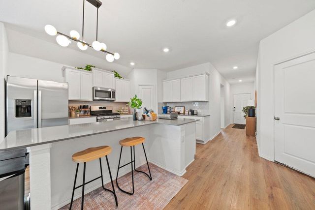 416 Golden Grove PKWY, San Marcos, TX 78666