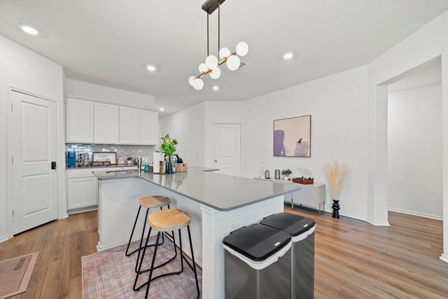 416 Golden Grove PKWY, San Marcos, TX 78666