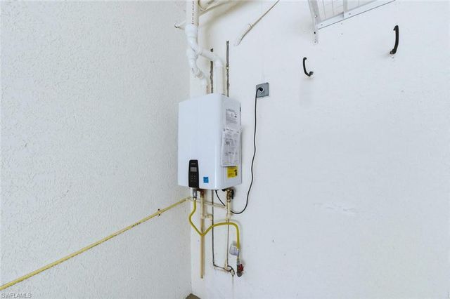 1634 Tarpon Bay DR S # 102, Naples, FL 34119