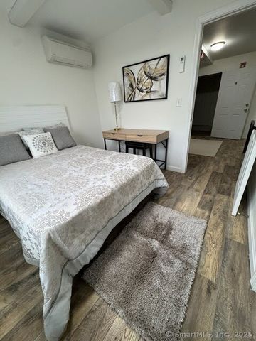 61 Colony Street 3B Furnished, Meriden, CT 06451
