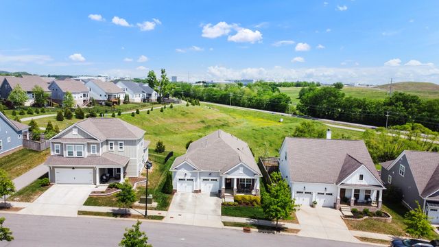 928 Carraway Ln, Spring Hill, TN 37174