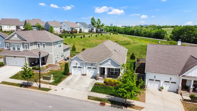 928 Carraway Ln, Spring Hill, TN 37174
