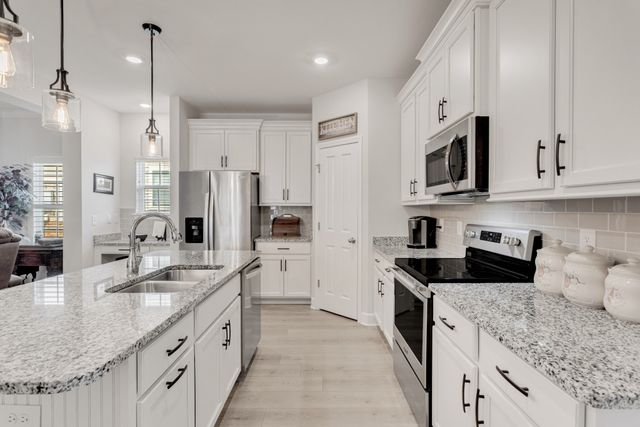 928 Carraway Ln, Spring Hill, TN 37174