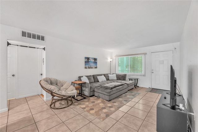 5155 9TH AVENUE N 211, St Petersburg, FL 33710