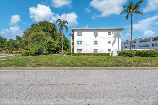 5155 9TH AVENUE N 211, St Petersburg, FL 33710