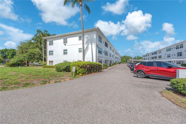 5155 9TH AVENUE N 211, St Petersburg, FL 33710