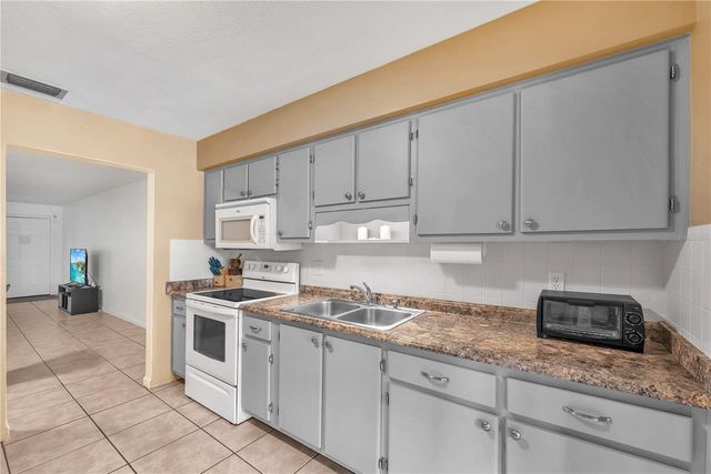 5155 9TH AVENUE N 211, St Petersburg, FL 33710