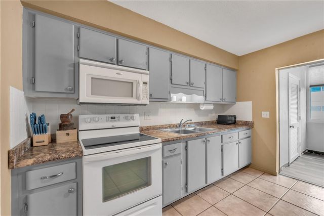 5155 9TH AVENUE N 211, St Petersburg, FL 33710